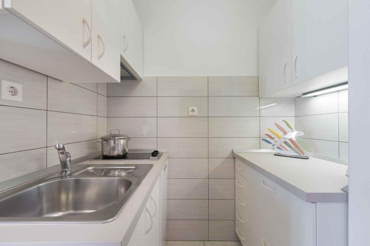 Apartments In Ravni/Istrien 30383 Zewnętrze zdjęcie
