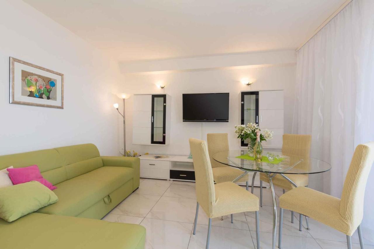 Apartments In Ravni/Istrien 30383 Zewnętrze zdjęcie